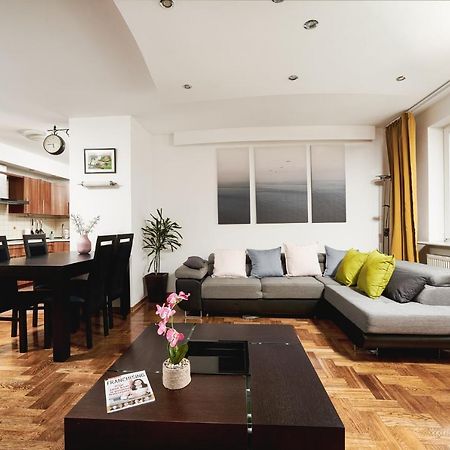 Lumina Spacious Apartment Near The Railway Station Varsovia Exterior foto