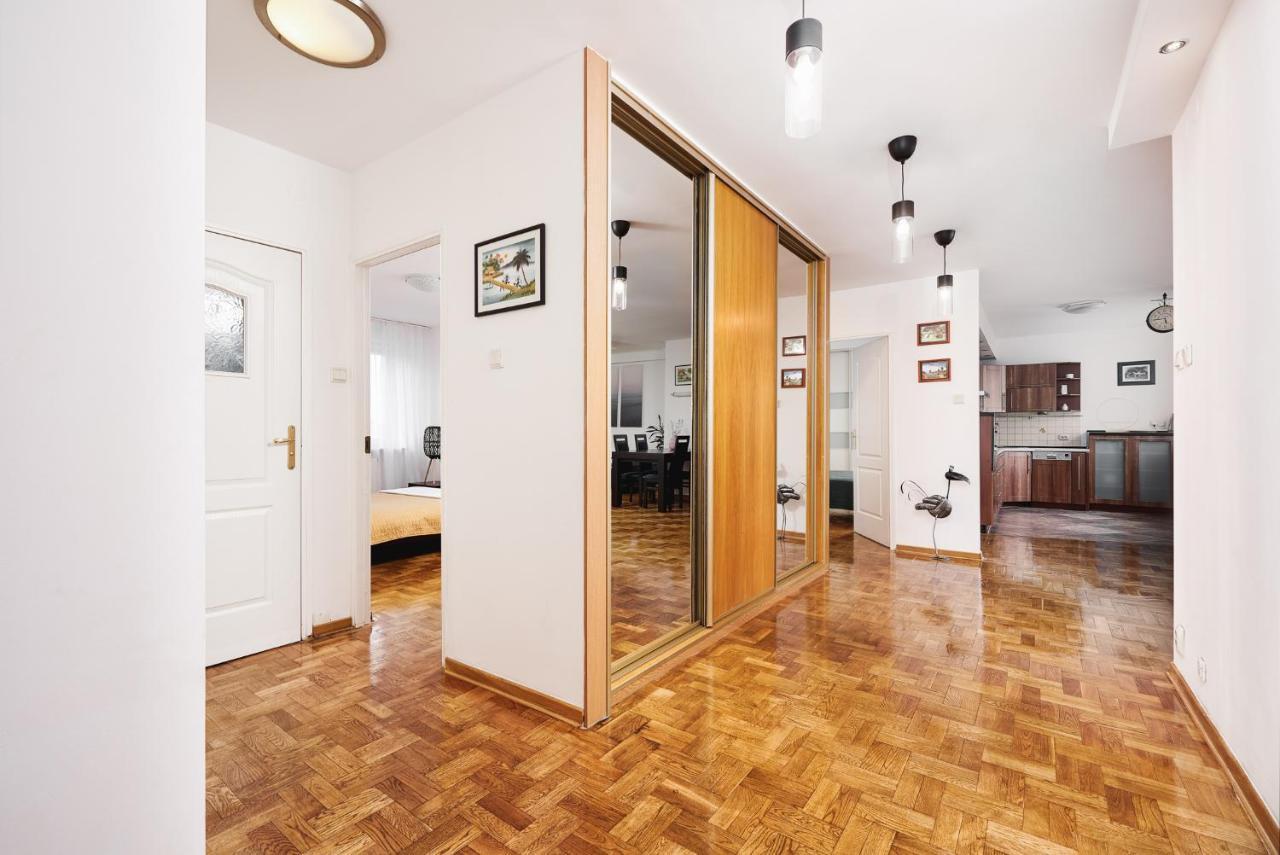 Lumina Spacious Apartment Near The Railway Station Varsovia Exterior foto