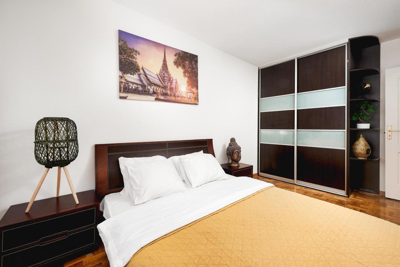 Lumina Spacious Apartment Near The Railway Station Varsovia Exterior foto