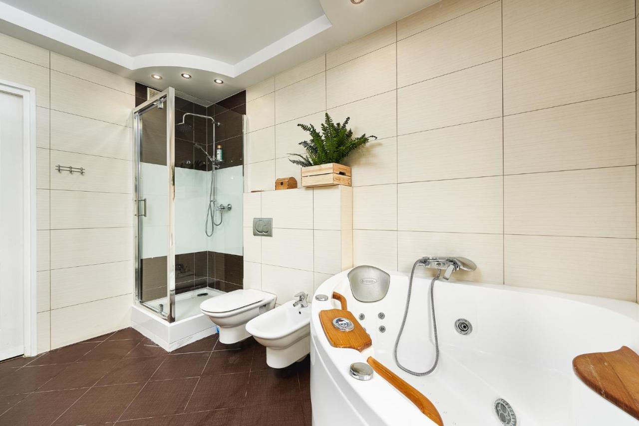 Lumina Spacious Apartment Near The Railway Station Varsovia Exterior foto